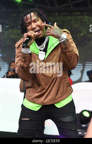 Pompano Beach FL, USA. 11.. Juni 2022. Moneybagg Yo tritt während des Kodak Black Day im Pompano Beach Park am 11. Juni 2022 in Pompano Beach, Florida, auf. Kredit: Mpi04/Media Punch/Alamy Live Nachrichten Stockfoto
