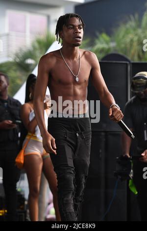 Pompano Beach FL, USA. 11.. Juni 2022. YSL Kash tritt während des Kodak Black Day im Pompano Beach Park am 11. Juni 2022 in Pompano Beach, Florida, auf. Kredit: Mpi04/Media Punch/Alamy Live Nachrichten Stockfoto
