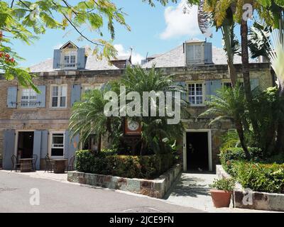 Blick auf das Copper and Lumber Store Historic Inn in Nelson's Dockyard am English Harbour in Antigua Stockfoto