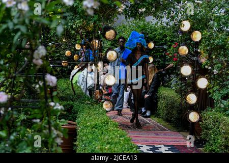 London, Großbritannien. 12/06/2022, AHLUWALIA SS23 Runway während der London Fashion Week am 2022. Juni - London, UK. 12/06/2022 Stockfoto