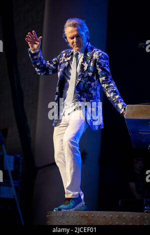 10. Juni 2022, Indianapolis, Indiana, USA: Lawrence Gowan von Styx tritt am 10. Juni 2022 im Ruoff Music Center in Indianapolis, Indiana, auf. (Bild: © Lora Olive/ZUMA Press Wire) Stockfoto