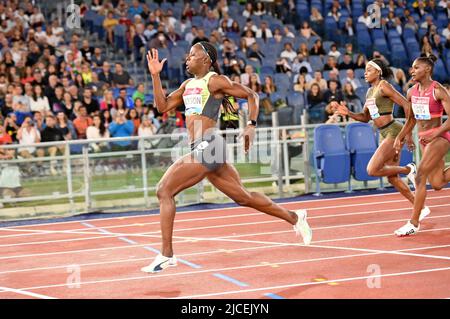 Shericka Jackson (JAM) gewinnt 21,91 die 200 m der Frauen während der 42. Goldenen Gala Pietro Menena in einem Wanda Diamond League-Treffen im Olympiastadion. Stockfoto