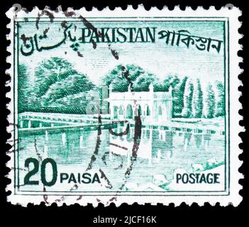 MOSKAU, RUSSLAND - 12. JUNI 2022: In Pakistan gedruckte Briefmarke zeigt Shalimar Gardens, Country Views Serie, um 1970 Stockfoto