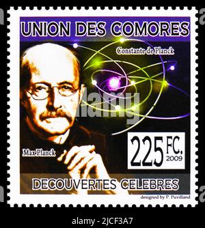 MOSKAU, RUSSLAND - 12. JUNI 2022: Auf Komoren gedruckte Briefmarke zeigt Max Planck, Planck Constant, berühmte Entdeckungsserie, um 2009 Stockfoto