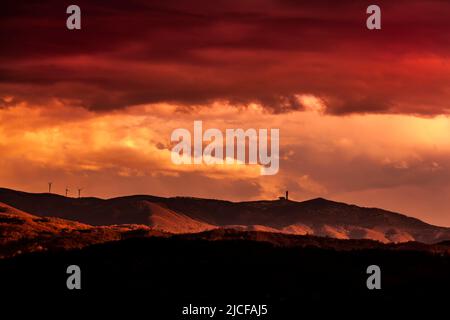 Buslujah-Denkmal im Balkangebirge in Bulgarien Stockfoto