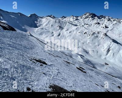 Skigebiet Silvretta Ski Arena Ischgl/Samnaun, Bergblick, Samnaun, Gipfelpanorama, Winter, Natur, Berge, blauer Himmel, Paznauntal, Ischgl, Tirol, Österreich Stockfoto