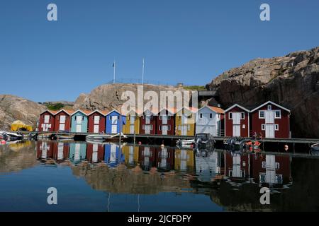 Schweden, Bohuslän, Smögen, bunte Hütten Stockfoto