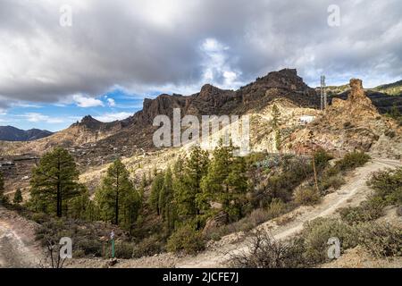 Gran Canaria mountain range in der Nähe von Cruz Grande und San Bartolome de Tirajana Berge in Gran Canaria in Spanien. Stockfoto