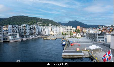 Norwegen, Vestland, Bergen, Blick vom Meer. Stockfoto