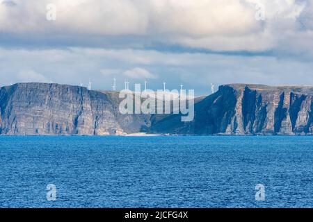 Norwegen, Troms Og Finnmark, Klippe bei Kjøllefjord. Stockfoto