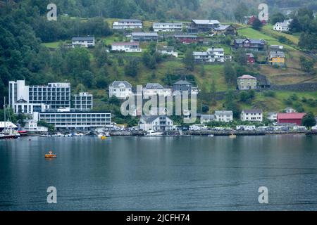 Norwegen, Møre Og Romsdal, die Stadt Geiranger am Ende des Geirangerfjords. Stockfoto