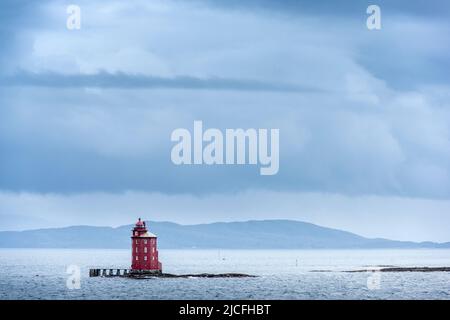 Norwegen, Kjeungskjaer fyr ein Leuchtturm auf einem kleinen Shäre vor Orland, Trondelag. Stockfoto