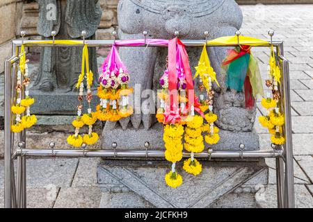 Ho Hem Monthian Thewarat oder der Schrein des Goldenen Palastes des Gotteskönigs, Turm aus Stein, Bang Pa in, Sommerpalast der königlichen Familie, Chao Phraya Fluss, Phra Nakhon Si Ayutthaya Provinz, Thailand. Stockfoto