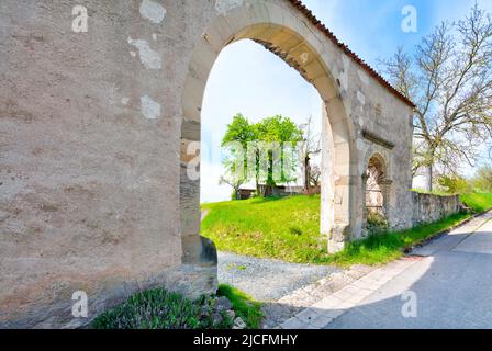 Hofeingang, Fassade, Garten, Idylle, Hausfassade, Spring, Unfinden, Königsberg, Franken, Bayern, Deutschland, Europa, Stockfoto