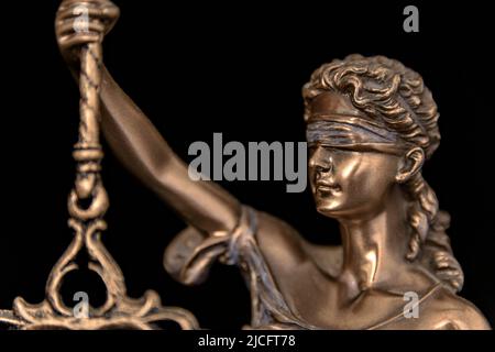 Die Statue der Gerechtigkeit - Lady Justice oder Iustitia Justitia, die römische Göttin der Gerechtigkeit. Stockfoto