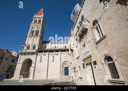 Kathedrale des heiligen Laurentius in der Altstadt von Trogir, UNESCO-Weltkulturerbe, Gespanschaft Split-Dalmatien, Dalmatien, Kroatien, Europa Stockfoto