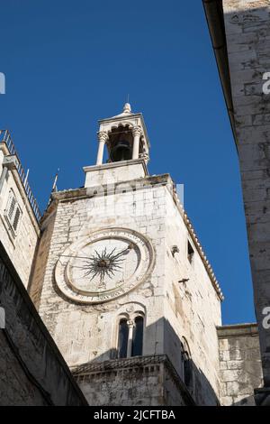 Uhrturm und Glockenturm, Diokletianpalast in Split, UNESCO-Weltkulturerbe, Gespanschaft Split-Dalmatien, Dalmatien, Kroatien, Europa Stockfoto