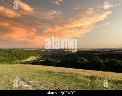 Blick über Portsmouth und die umliegende Landschaft von Butser Hill, Hampshire, Großbritannien Stockfoto