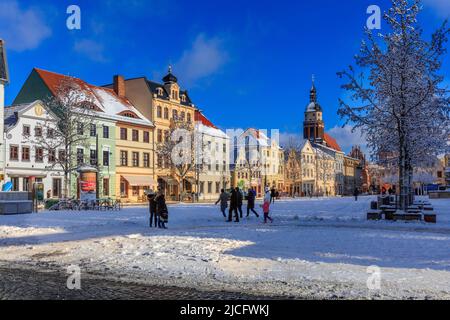 Der Cottbus Altmarkt mit der 55 Meter hohen Oberkirche bildet aufgrund seiner Einheit und relativen Einheitlichkeit ein beeindruckendes Ensemble. Stockfoto