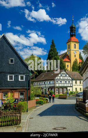 Fachwerkhäuser in Großschönau: In Sachsen - vor allem in der Oberlausitz - gibt es noch rund 6500 der meist denkmalgeschützten Fachwerkhäuser. Stockfoto