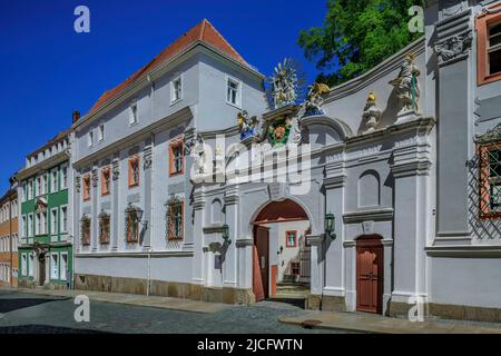 Domkloster in Bautzen: Die mehr als 1000 Jahre alte Stadt Bautzen in der Oberlausitz hat eine gut restaurierte Altstadt mit vielen Türmen und historischen Gebäuden. Stockfoto