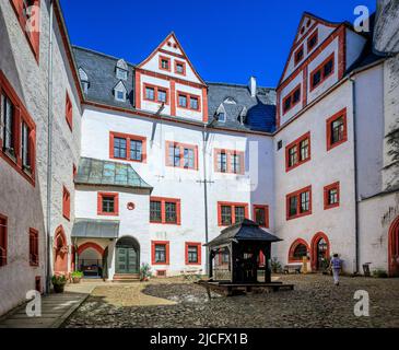 Schloss Rochsburg: Der Name – € œRochsburg– € kann von – € œsmell– € abgeleitet werden, was Berg- oder Felsvorsprung bedeutet. Stockfoto
