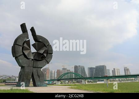 Denkmal an der Sava in Belgrad für die Opfer des Nazi-Genozids im Konzentrationslager Sajmiste Stockfoto