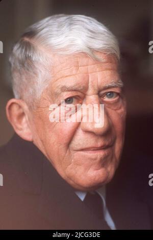 Genf, Schweiz. 16. Oktober 2009. Vor 40 Jahren, am 22. Februar 1980, Oskar Kokoschka gestorben, Oskar KOKOSCHKA, AUT, Österreich, Maler, Grafiker, Dichter, Portrait, Portrait, leicht seitwärts, schaut direkt in die Kamera, undatierte Aufnahme, um 1978, Â Credit: dpa/Alamy Live News Stockfoto