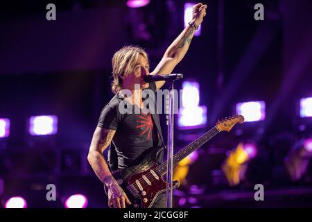 Nashville, USA. 09.. Juni 2022. Keith Urban tritt am 1. Tag des CMA Fest 2022 im Nissan Stadium am 09. Juni 2022 in Nashville, Tennesse, auf. Foto: Amiee Stubbs/imageSPACE/Sipa USA Kredit: SIPA USA/Alamy Live News Stockfoto