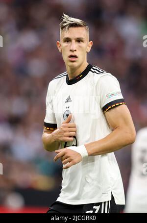 Nico Schlotterbeck aus Deutschland MÜNCHEN, DEUTSCHLAND - 07. JUNI: UEFA Nations League Ein Gruppen-3-Spiel zwischen Deutschland und England in der Allianz Arena am 07. Juni 2022 in München. Nations League Deutschland England © diebilderwelt / Alamy Stock Stockfoto