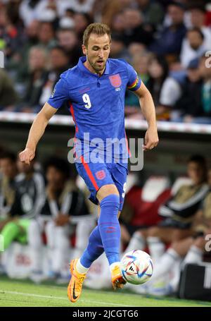 Harry Kane aus England MÜNCHEN, DEUTSCHLAND - 07. JUNI: UEFA Nations League Ein Gruppen-3-Spiel zwischen Deutschland und England in der Allianz Arena am 07. Juni 2022 in München. Nations League Deutschland England © diebilderwelt / Alamy Stock Stockfoto