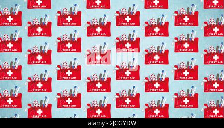 Vollbildaufnahme der Verbandskästen auf blauem Hintergrund Stockfoto