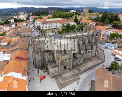 Luftaufnahme der Kathedrale von Guarda - Sé Catedral da Guarda, Portugal, Europa Stockfoto