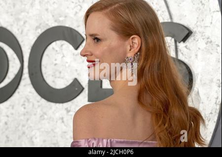 NEW YORK, NEW YORK - 12 2022. JUNI: Jessica Chastain nimmt am 12. Juni 75. an den jährlichen Tony Awards in der Radio City Music Hall in New York City Teil. Stockfoto