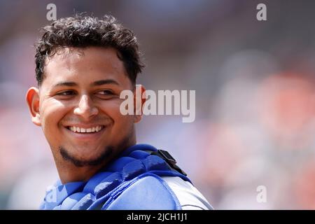 DETROIT, MI – 12. JUNI: Der Toronto Blue Jays-Fänger Gabriel Moreno (55) sieht am 12. Juni 2022 im Comerica Park in Detroit, Michigan, gegen die Detroit Tigers. Die Blue Jays besiegten die Tigers mit 6:0. (Joe Robbins/Image of Sport) Stockfoto