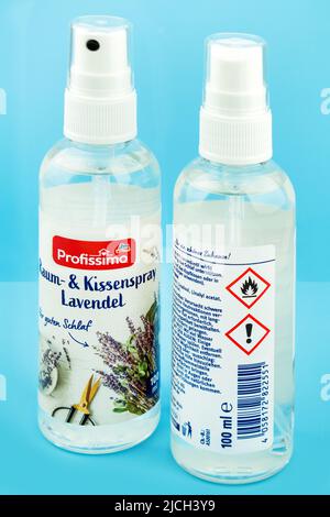 Hamburg, Deutschland - Juni 12 2022: German Profissimo Lavendel Raumspray und Kissenspray Lufterfrischer und Kissenspray Stockfoto
