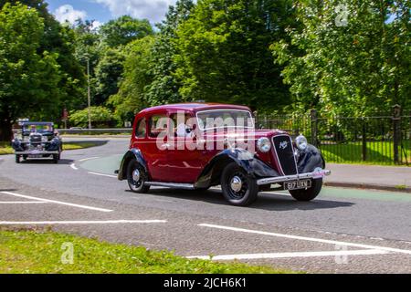 1937 30s 30er Jahre Austin 14/6 Six; Lancashire Automobile Club Ltd 2022; Automobile, die während des Jahres 58. der Manchester to Blackpool Touring Assembly für Veteran, Vintage, Classic und geschätzte Autos vorgestellt wurden. Stockfoto