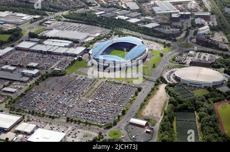 Luftaufnahme des Middlebrook, Bolton. Eine Entwicklung, die manchmal auch als Reebok-Standort, Lancashire, bezeichnet wird. Hier befindet sich das University of Bolton Stadium. Stockfoto