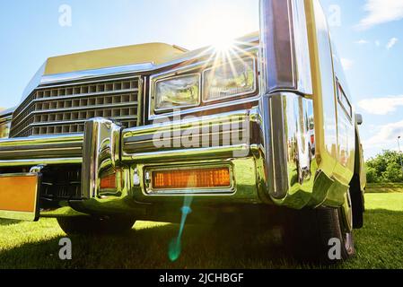 Retro Auto Detail, Scheinwerfer von alten amerikanischen Oldtimer Stockfoto