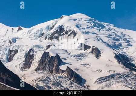 Mont Blanc oder Monte Bianco Bedeutung Weißen Berg ist der höchste Berg in den Alpen und in Europa, zwischen Frankreich und Italien Stockfoto
