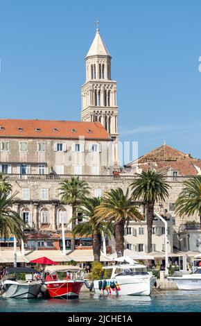 Blick auf die Kathedrale Saint Dommios und die Riva Waterfront, Split, Kroatien Stockfoto