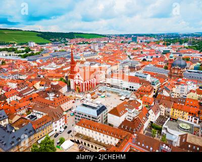 Marienkapelle oder Marienkirche am Marktplatz oder Marktplatz in der Würzburger Altstadt aus der Vogelperspektive. Würzburg oder Würzburg ist eine Stadt in Frankreich Stockfoto