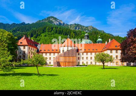 Die Abtei Ettal ist ein Benediktinerkloster im Dorf Ettal bei Oberammergau und Garmisch-Partenkirchen in Bayern Stockfoto