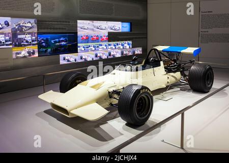 München, Deutschland - 08. Juli 2021: BMW Formula Car im BMW Museum Interior ist es ein Automobilmuseum der BMW Geschichte in der Nähe des Olympiaparks in Mun Stockfoto