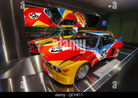 München, 08. Juli 2021: 1975 BMW 3,0 CSL Art Car im BMW Automobilmuseum in der Nähe des Olympiaparks in München Stockfoto