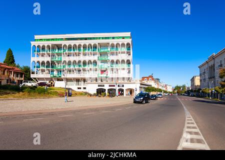 Telavi, Georgien - 03. September 2021: Traditionelle kachetikgebäude in der Altstadt von Telavi. Telavi ist die Hauptstadt der Provinz Kacheti in Georgien. Stockfoto