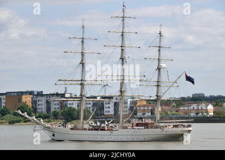 Die Royal Navy von Oman segelt das Trainingsschiff Shabab Oman II auf der Themse in London Stockfoto