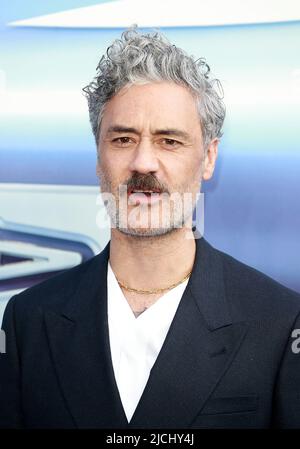 Taika Waititi nimmt an der Lightyear UK Premiere auf dem Cineworld Leicester Square am 13. Juni 2022 in London, England, Teil. Stockfoto