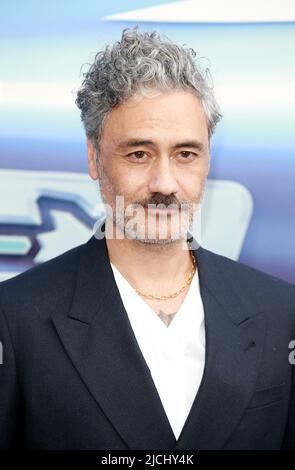 Taika Waititi nimmt an der Lightyear UK Premiere auf dem Cineworld Leicester Square am 13. Juni 2022 in London, England, Teil. Stockfoto