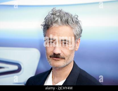 Taika Waititi nimmt an der Lightyear UK Premiere auf dem Cineworld Leicester Square am 13. Juni 2022 in London, England, Teil. Stockfoto